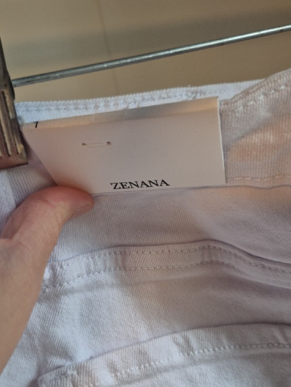 Zenna White Women's Barrel Jeans - Picture 4 of 6